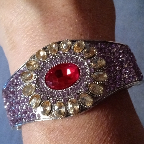 Costumes jewelry faux diamond and Ruby cuff bracelet - Picture 2 of 6